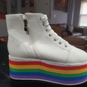 N.Y.L.A white and rainbow plataform shoes
